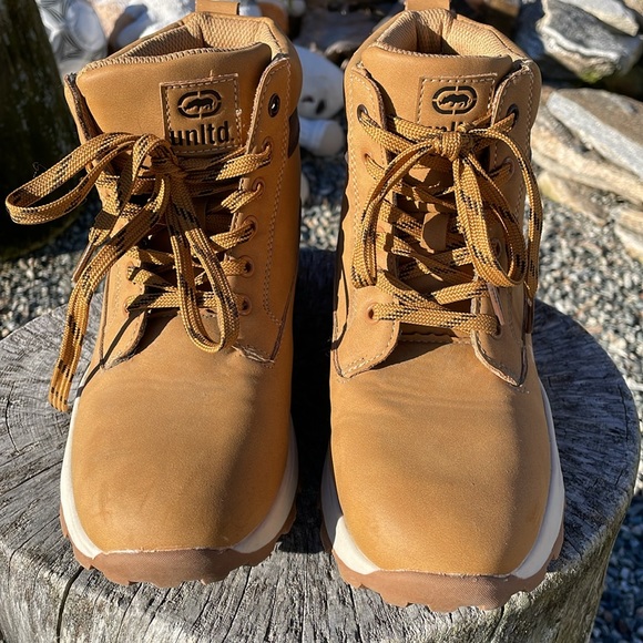 Unltd Boots - Picture 2 of 8